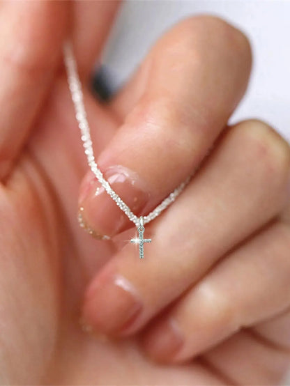 Sparkling Cross Choker Necklace - Elegant Star Charm Cauliflower Chain for Women, Minimalist Collarbone Jewelry, Perfect Gift