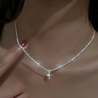 Sparkling Cross Choker Necklace - Elegant Star Charm Cauliflower Chain for Women, Minimalist Collarbone Jewelry, Perfect Gift